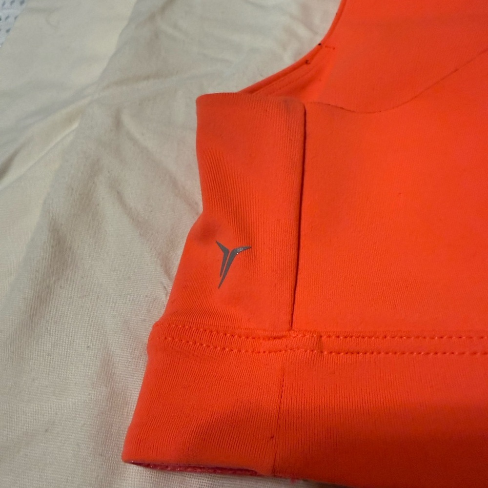 Old Navy Cross-Back Sports Bra - Coral Orange - Picture 3 of 4
